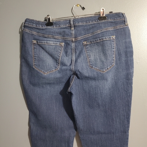 Old Navy Curvy Mid Rise Dark Wash Womens Jeans Size 16 Tall - Picture 4 of 7